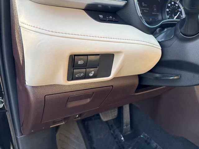 Used 2021 Toyota Highlander Limited image 14