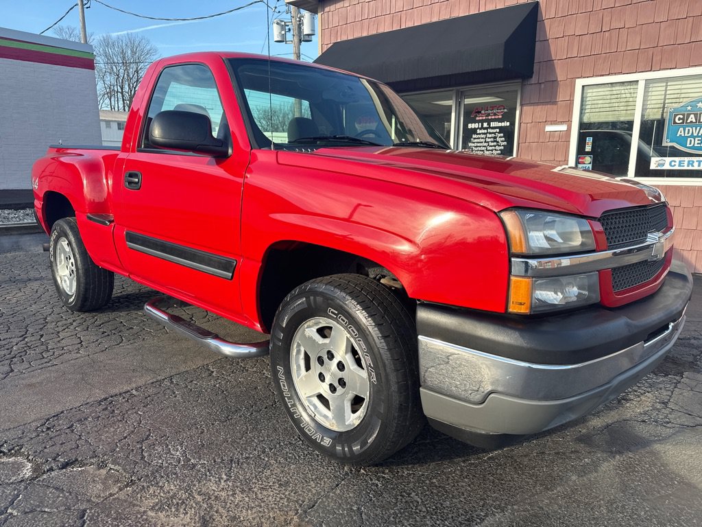 Used 2005 Chevrolet Silverado 1500 LS w/ Light Duty Power Package AWD/4WD image 1