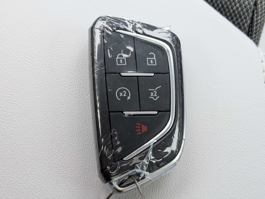 Certified 2027 Cadillac Optiq Luxury RWD image 32