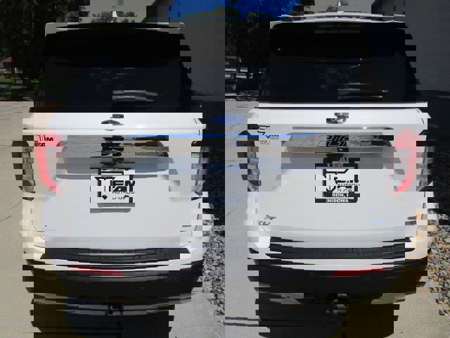 Used 2020 Ford Explorer XLT w/ Equipment Group 202A image 6