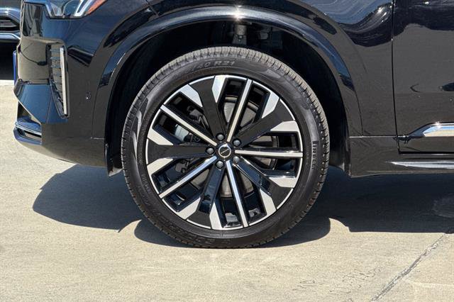 Used 2026 Volvo XC90 B5 Plus w/ Protection Package Premier AWD/4WD image 30