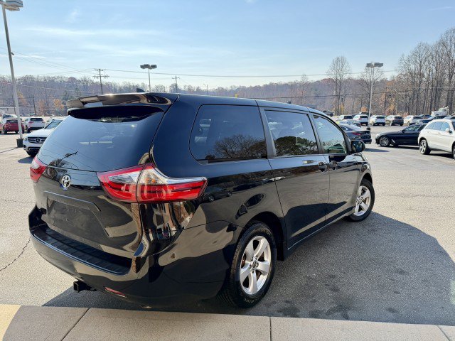 Used 2020 Toyota Sienna L FWD image 4