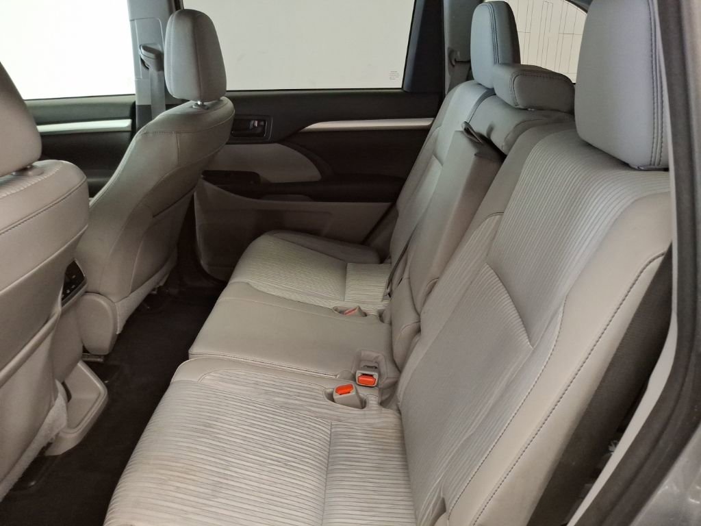 Used 2015 Toyota Highlander Plus image 15