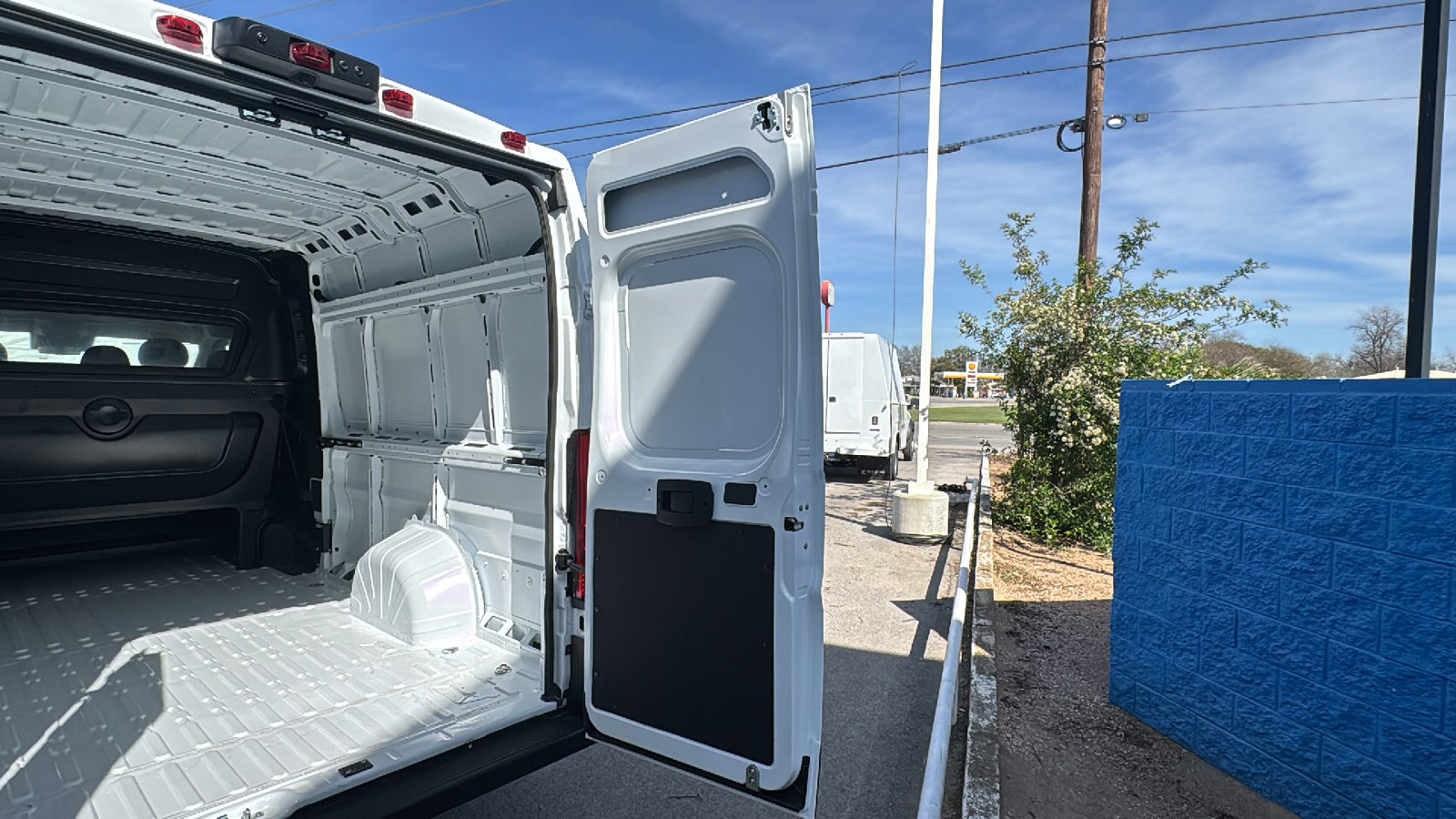 New 2026 RAM ProMaster 3500 w/ Crew Van Package image 23