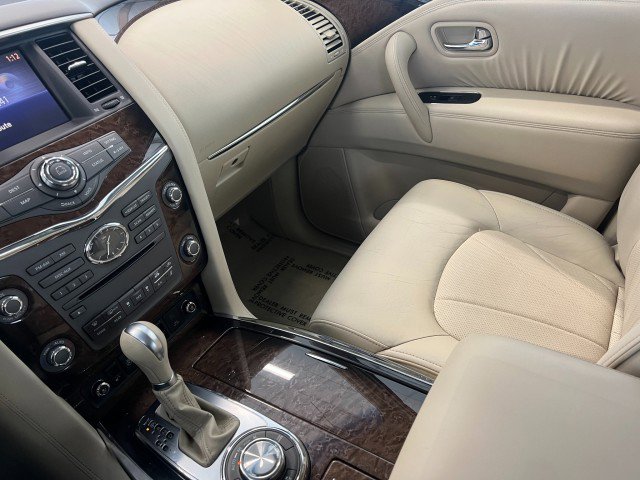 Used 2011 INFINITI QX56 4WD w/ Deluxe Touring Pkg image 25