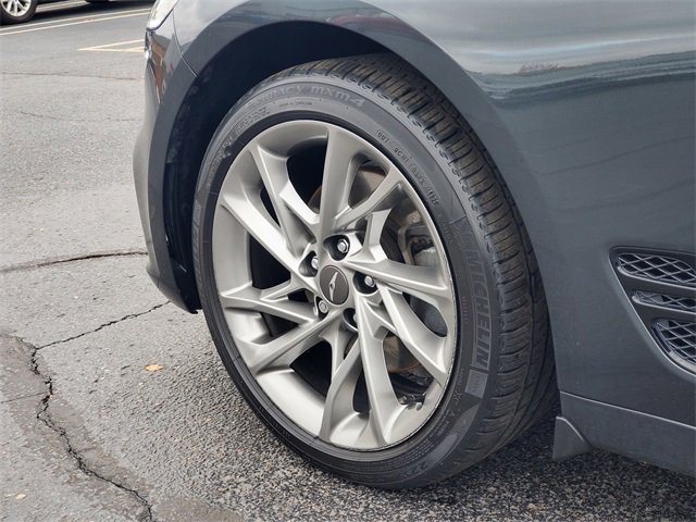 Used 2022 Genesis G70 2.0T image 31