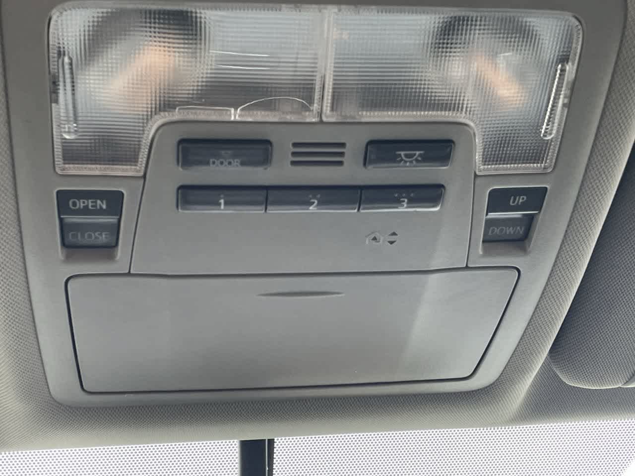 Used 2015 Toyota Highlander XLE AWD/4WD image 30