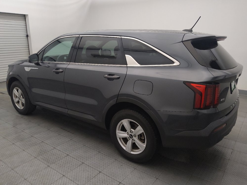 Used 2021 Kia Sorento LX AWD/4WD image 3