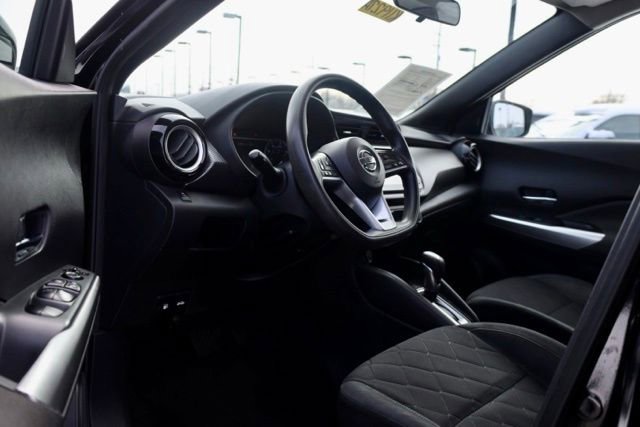 Used 2019 Nissan Kicks SV image 14
