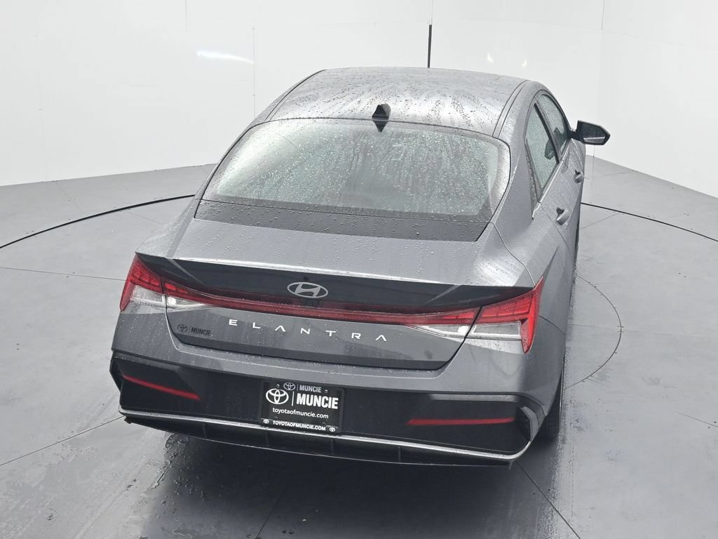 Used 2025 Hyundai Elantra SEL FWD image 55