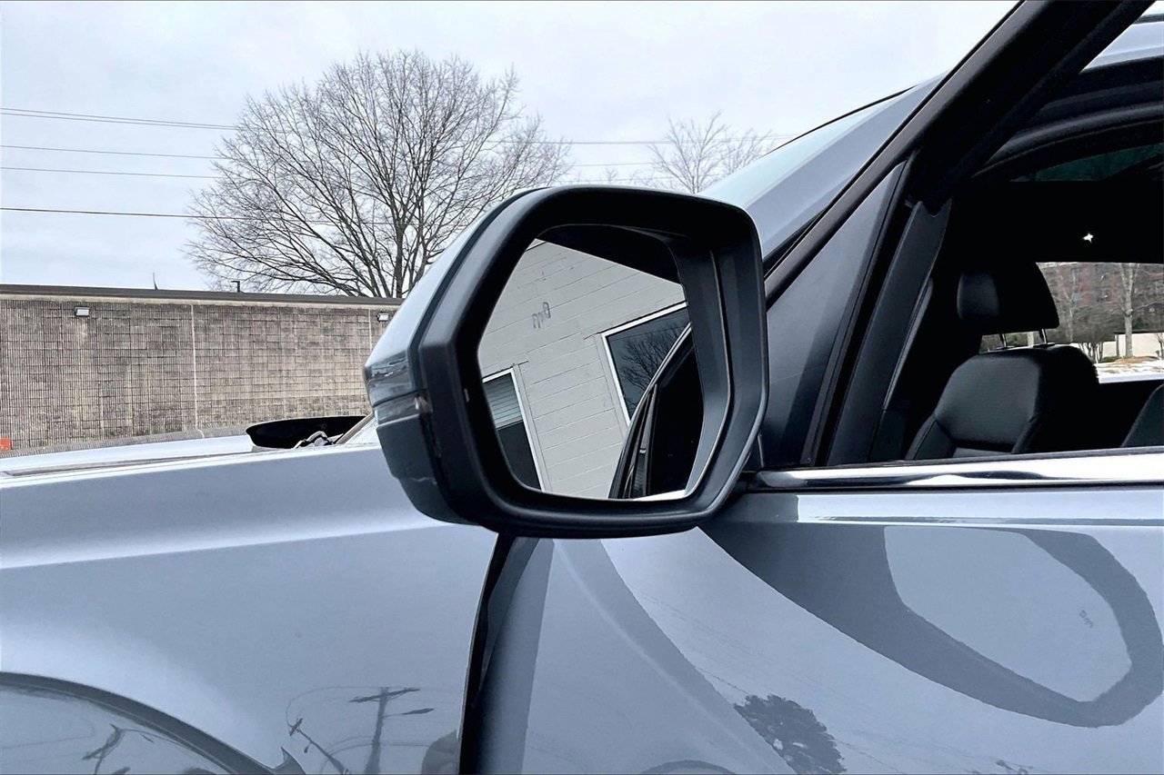 Used 2022 Volkswagen Atlas Cross Sport SE image 28