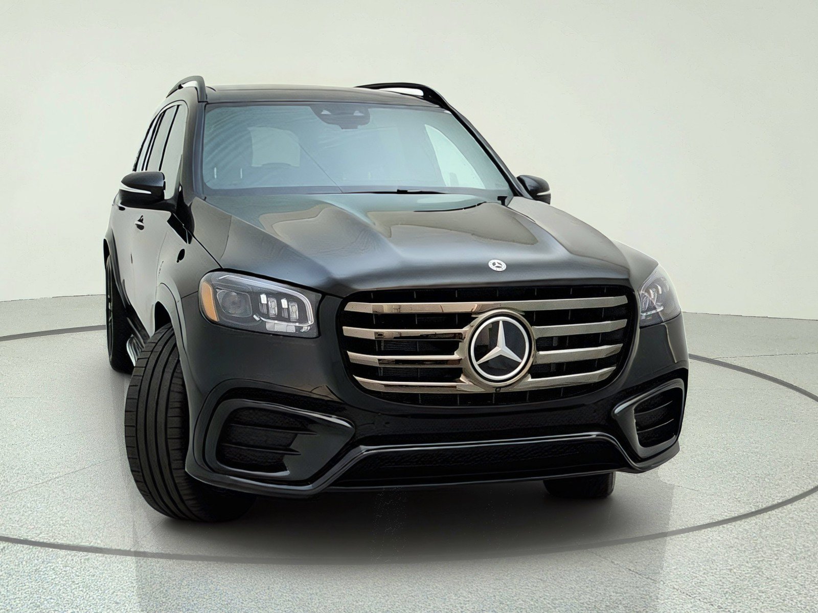 Certified 2026 Mercedes-Benz GLS 450 4MATIC w/ AMG Line Exterior image 6