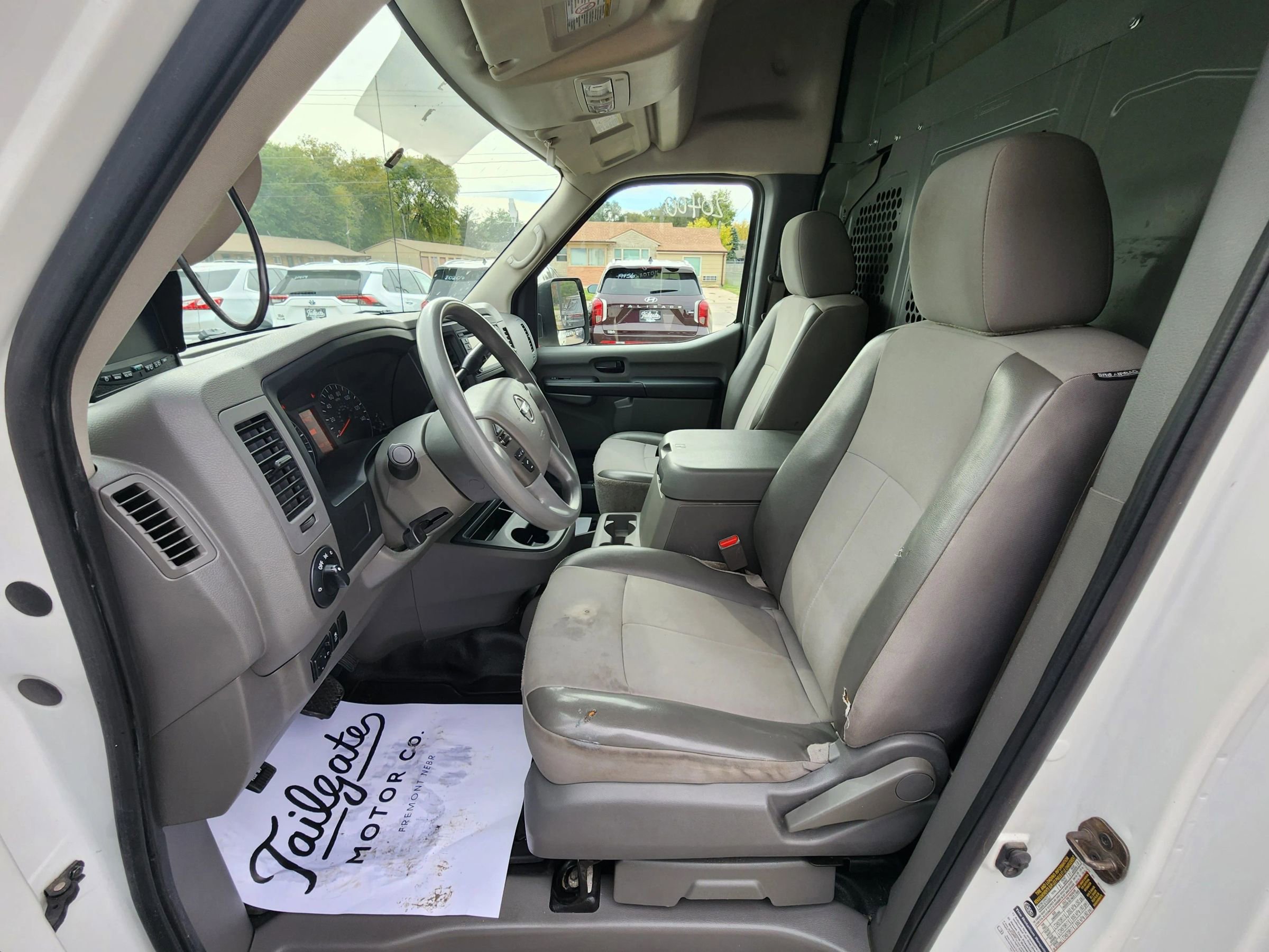 Used 2018 Nissan NV 2500 SV w/ Navigation Package image 12