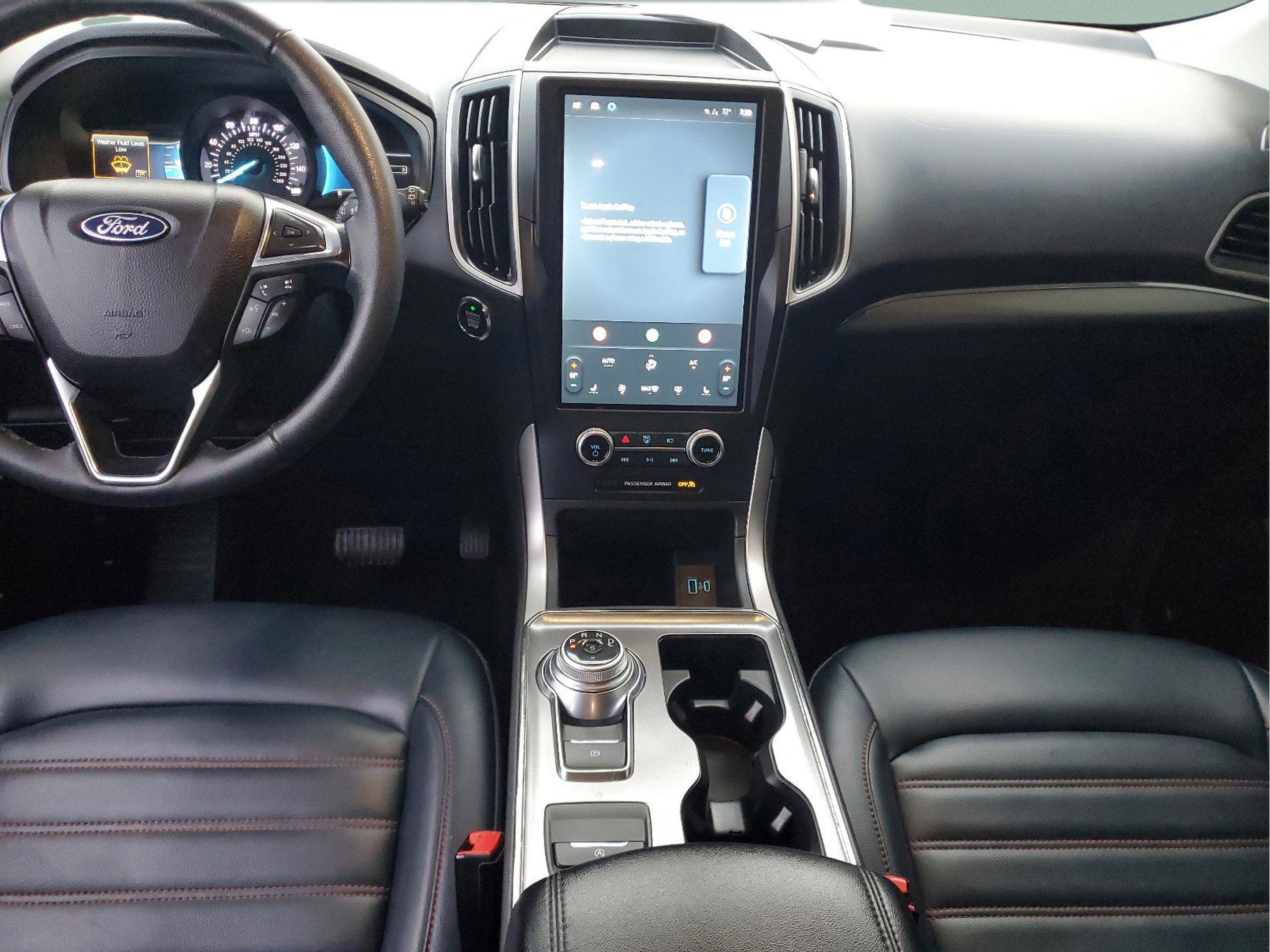 Used 2024 Ford Edge SEL w/ Sport Appearance Package image 15