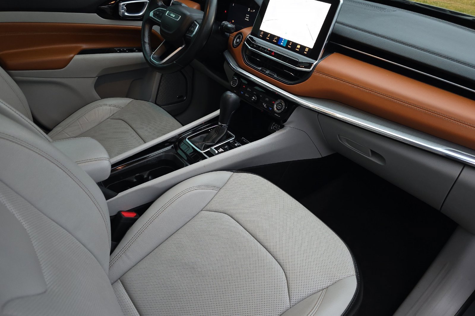 Used 2022 Jeep Compass Limited w/ Elite Group image 21