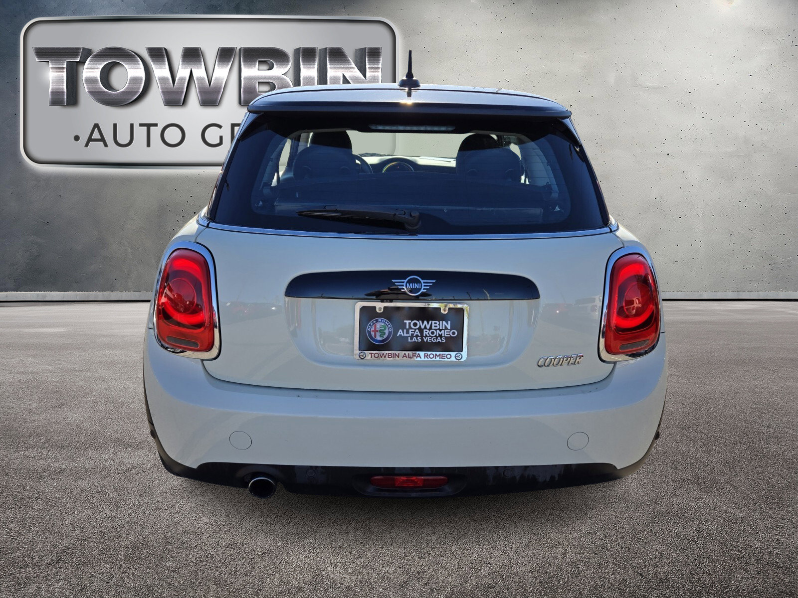 Used 2019 MINI Cooper 2-Door Hardtop image 5