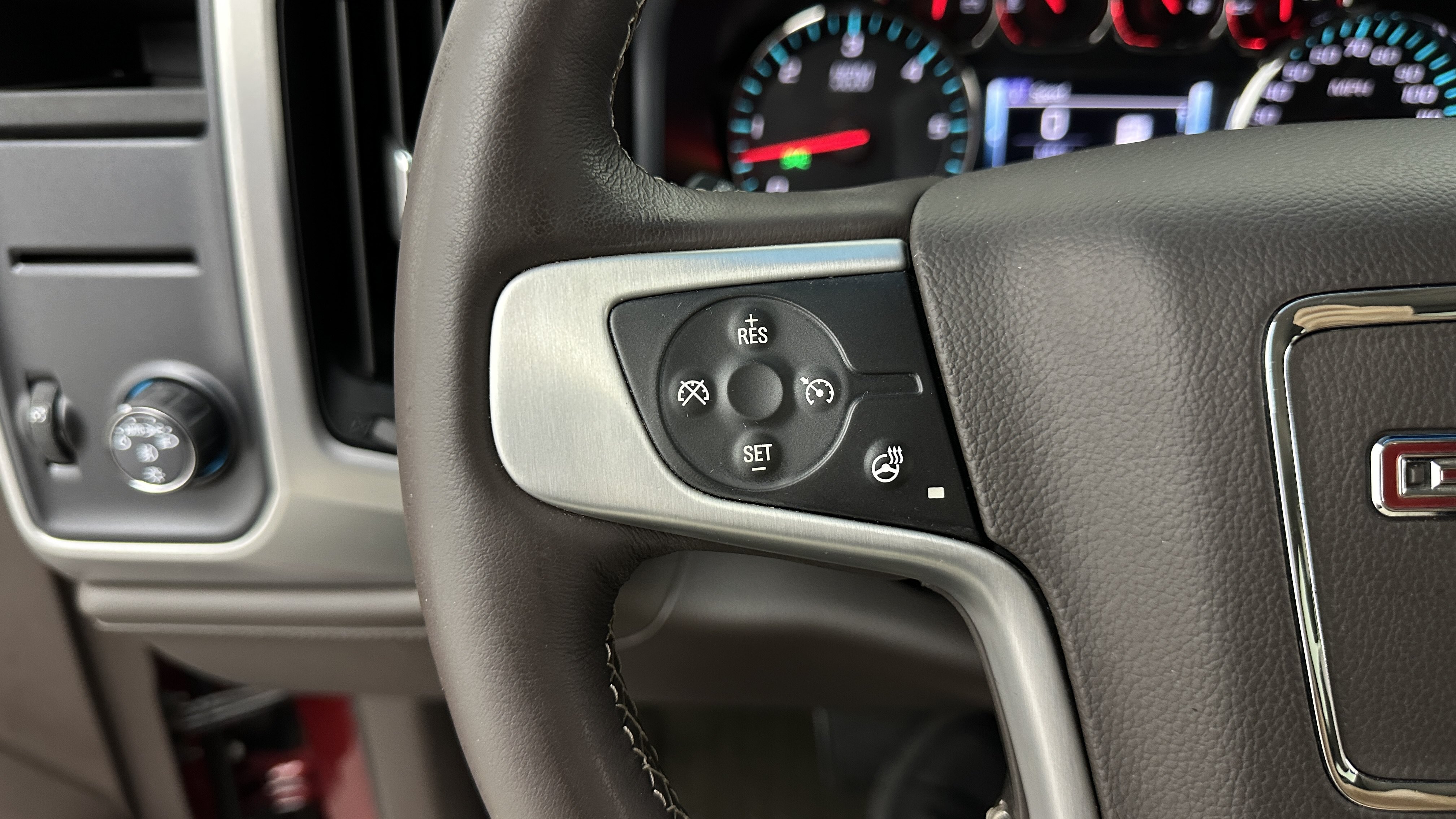 Used 2018 GMC Sierra 1500 SLT w/ SLT Premium Package RWD image 18