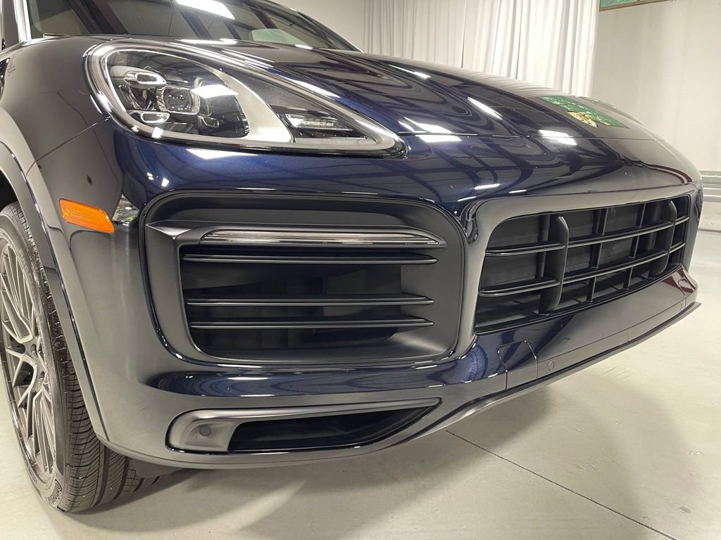 Used 2023 Porsche Cayenne AWD/4WD image 10