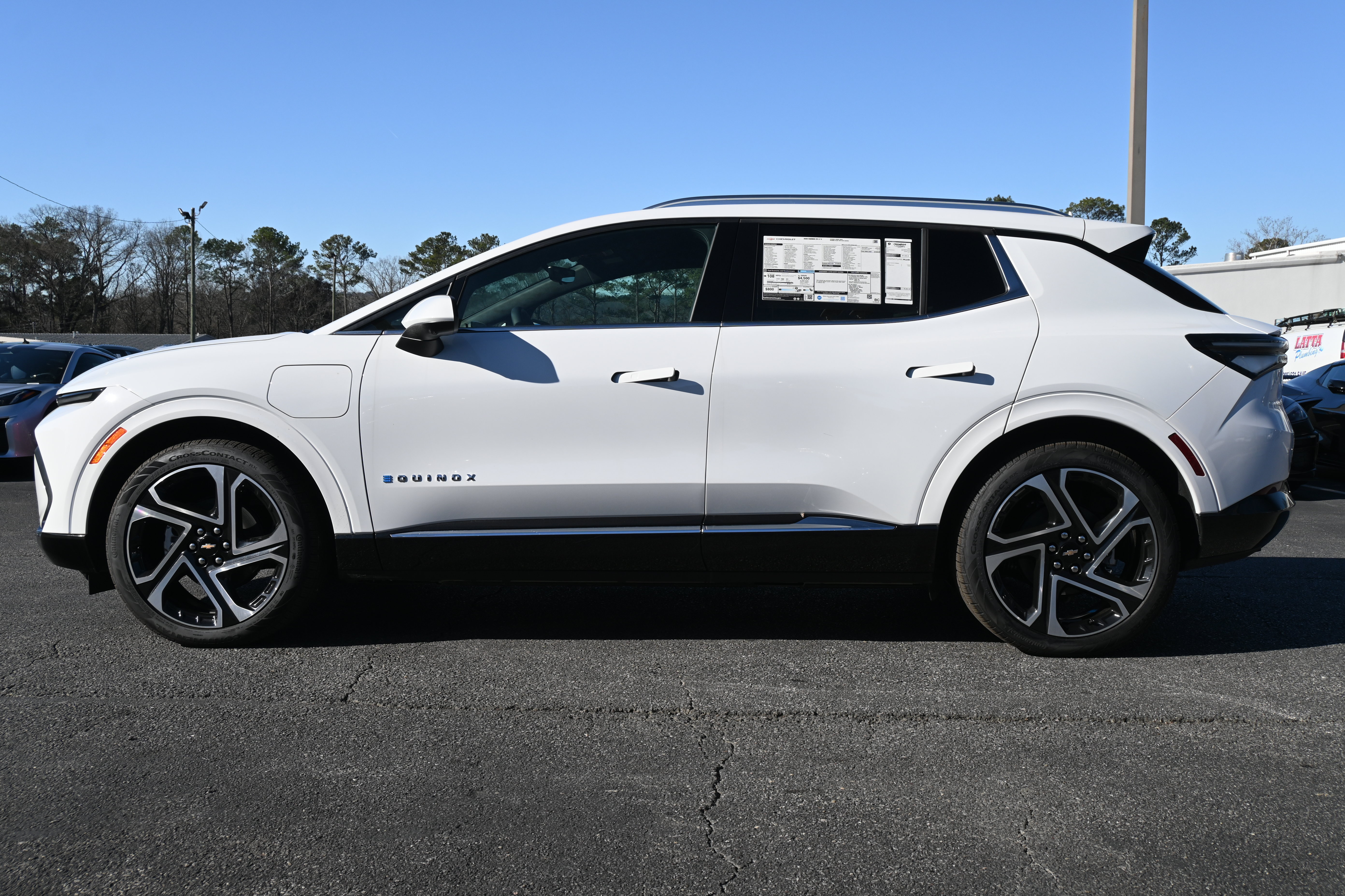 New 2026 Chevrolet Equinox EV LT w/ Convenience Package II FWD image 7