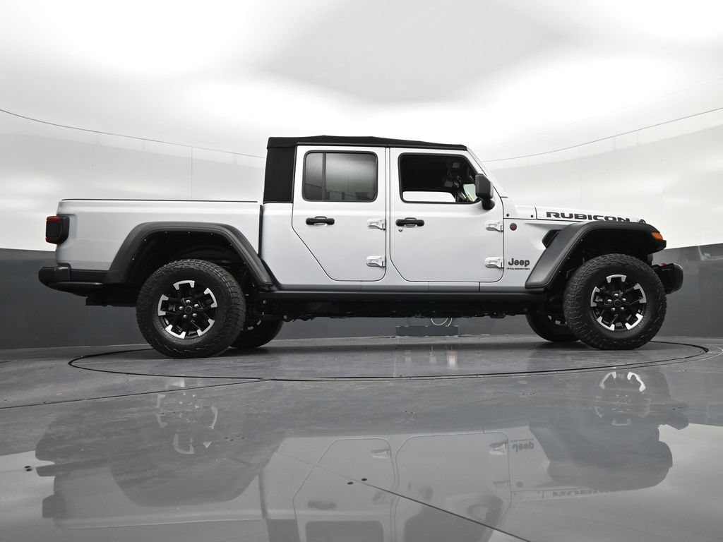 Used 2024 Jeep Gladiator Rubicon w/ Safety Group AWD/4WD image 23