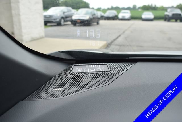 Used 2019 Toyota C-HR XLE FWD image 4