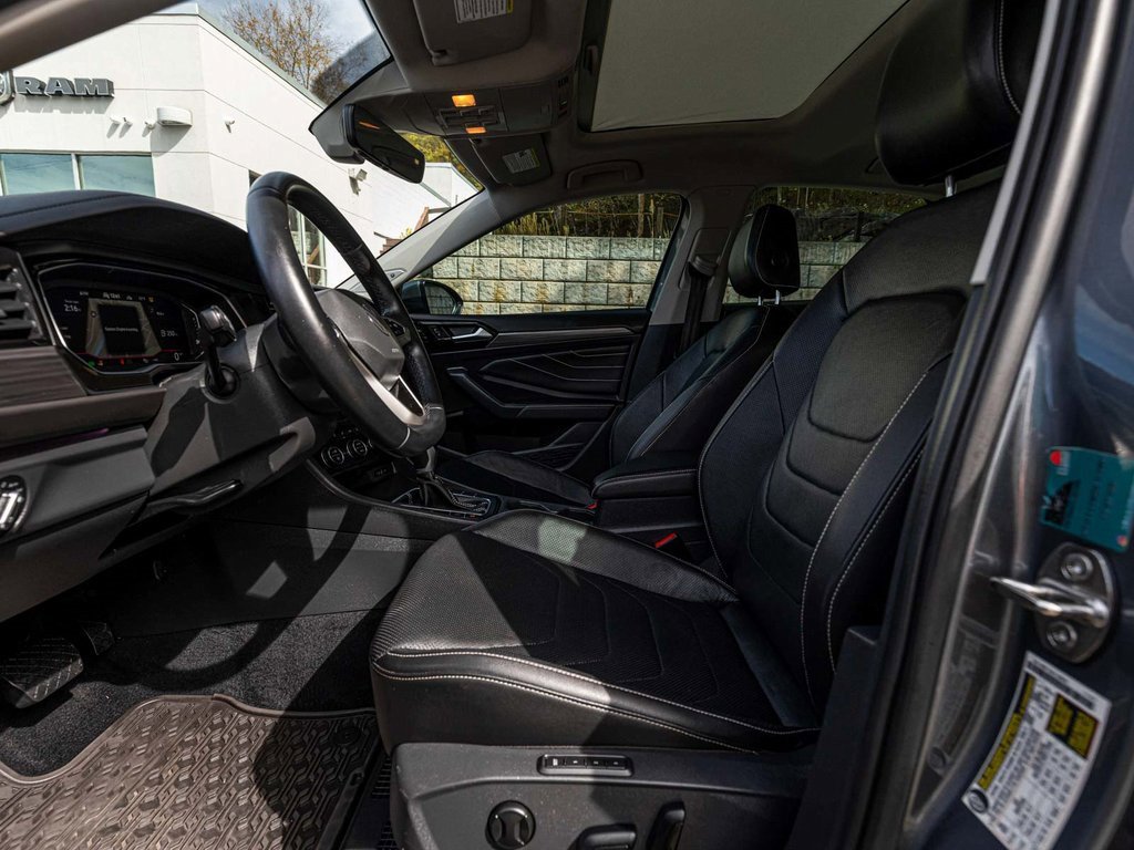 Used 2022 Volkswagen Jetta SEL image 25