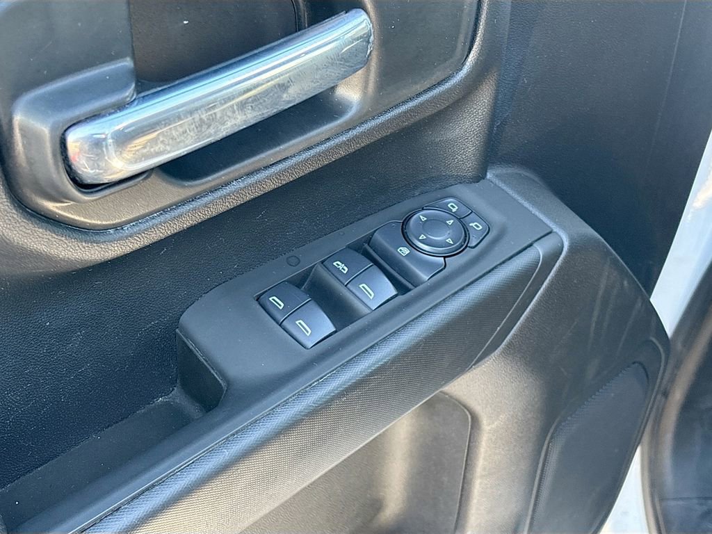 Used 2025 Chevrolet Silverado 1500 Custom Trail Boss w/ Dark Appearance Package image 18