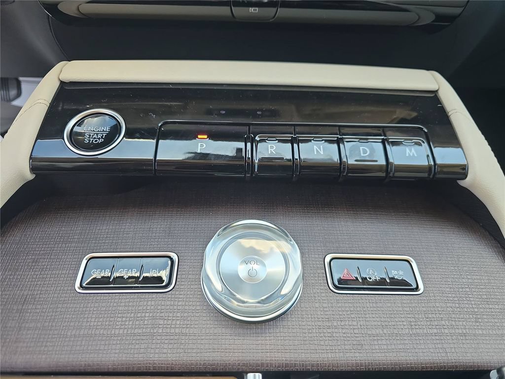 New 2027 Lincoln Navigator Premiere RWD image 14