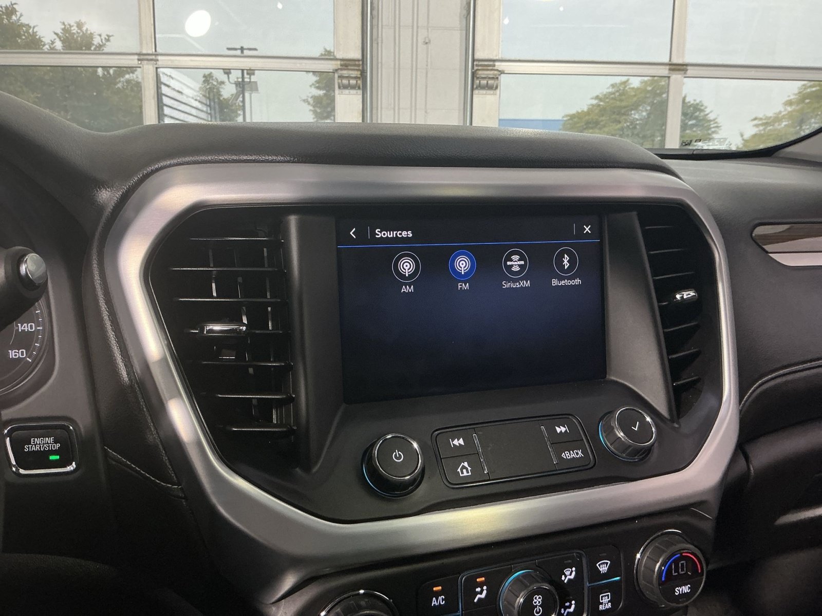 Used 2022 GMC Acadia SLE w/ Driver Convenience Package AWD/4WD image 19