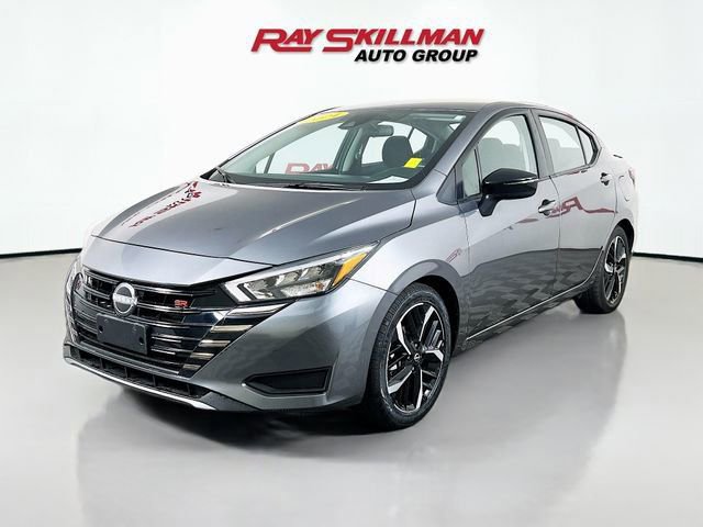 Used 2024 Nissan Versa SR image 3