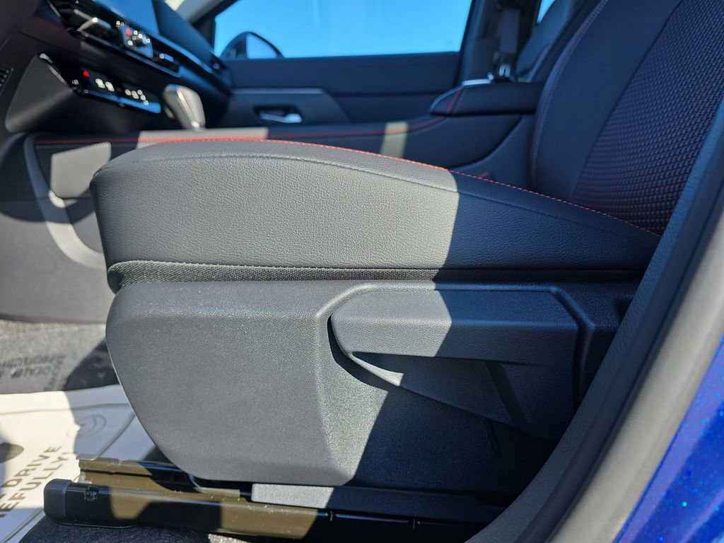 New 2026 Nissan Kicks SR FWD image 32