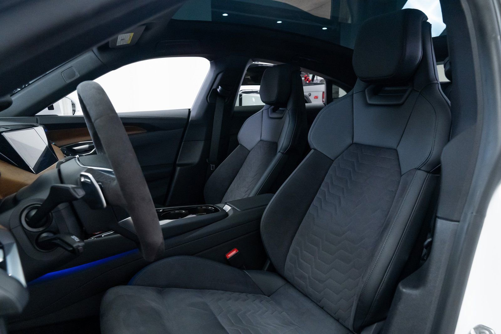 Used 2024 Audi e-tron GT Premium Plus AWD/4WD image 17