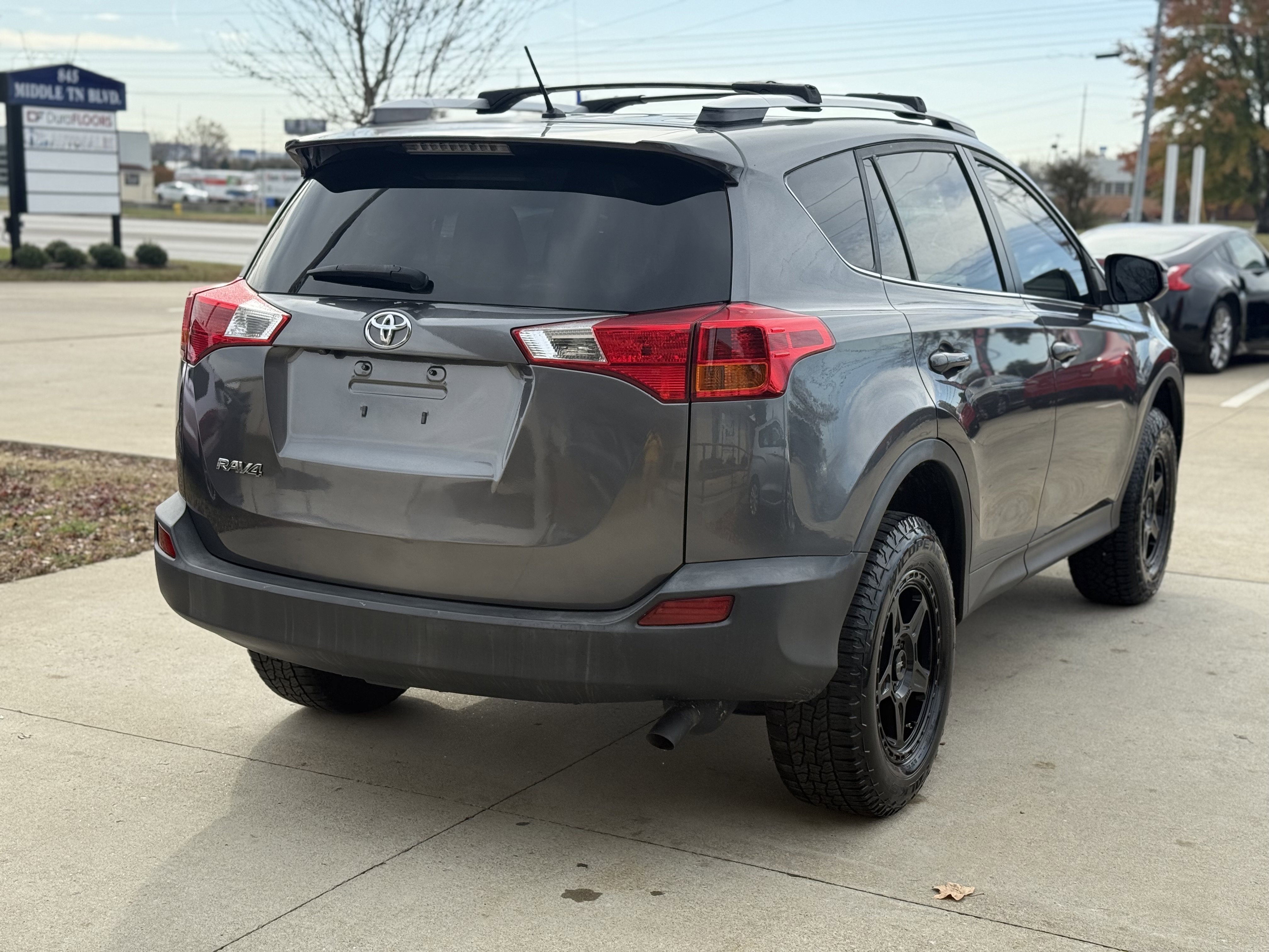 Used 2015 Toyota RAV4 LE image 7