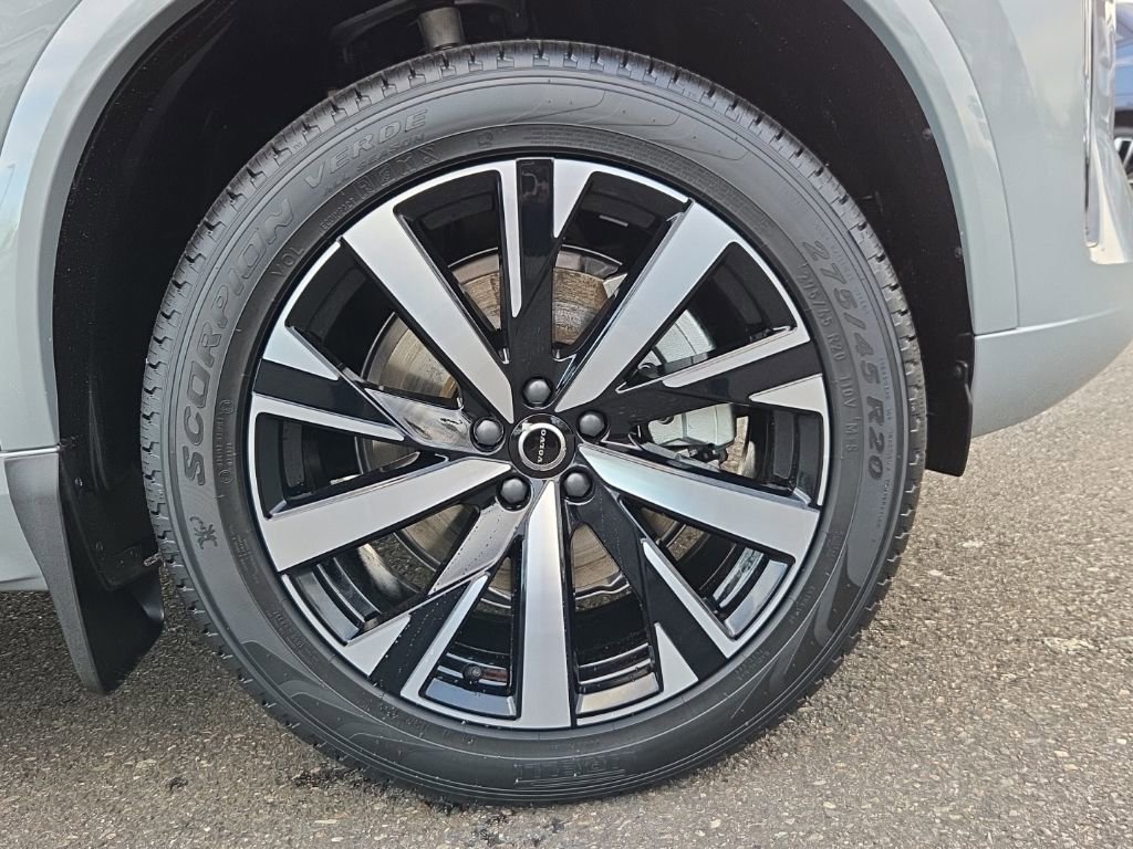 New 2026 Volvo XC90 B5 Core w/ Protection Package Premier AWD/4WD image 10