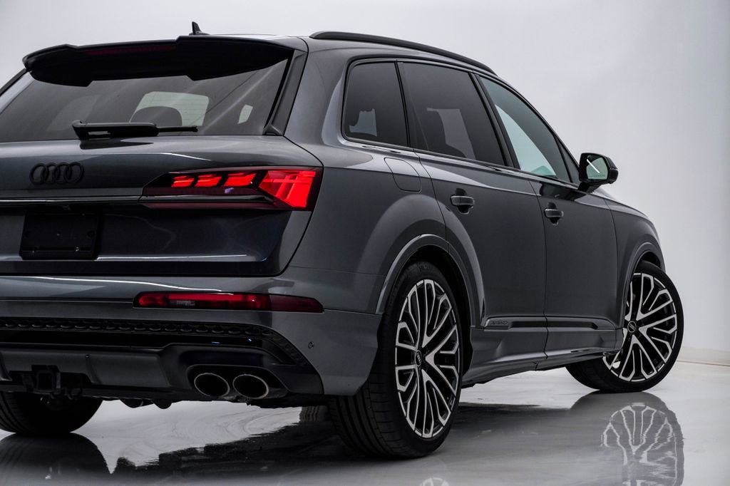 Used 2025 Audi SQ7 Prestige image 10