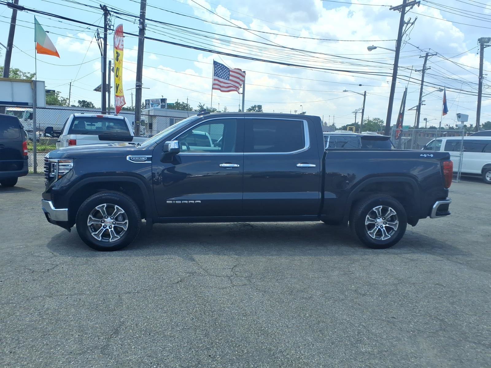 Used 2026 GMC Sierra 1500 SLT AWD/4WD image 4