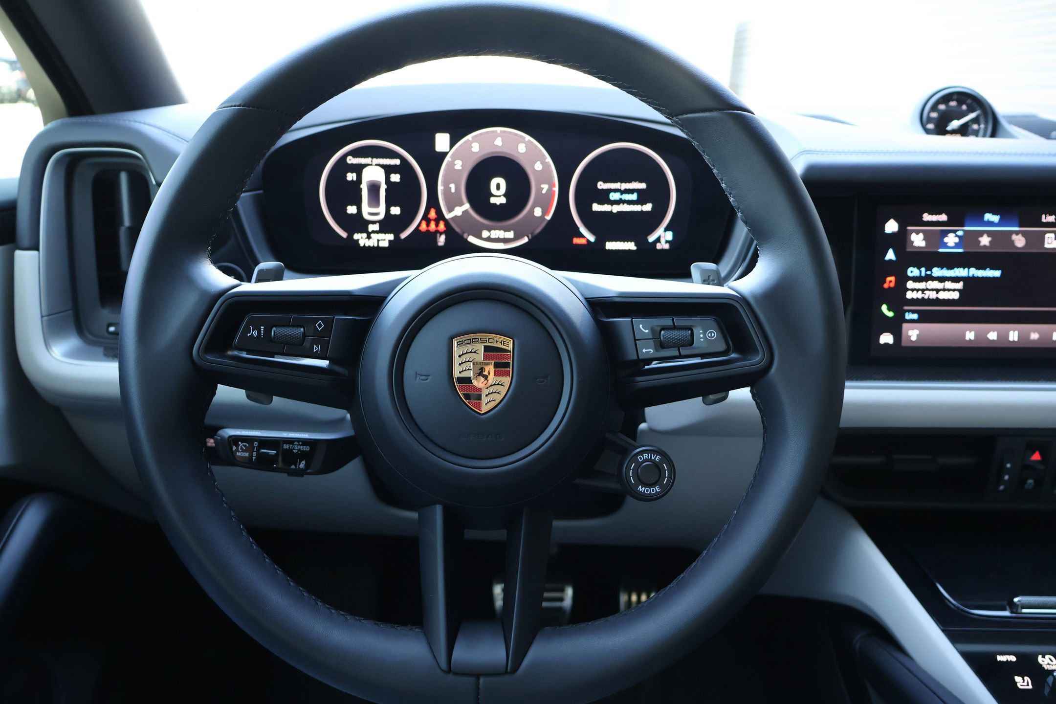 Used 2025 Porsche Cayenne S image 15