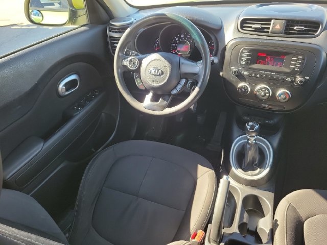 Used 2015 Kia Soul FWD image 12