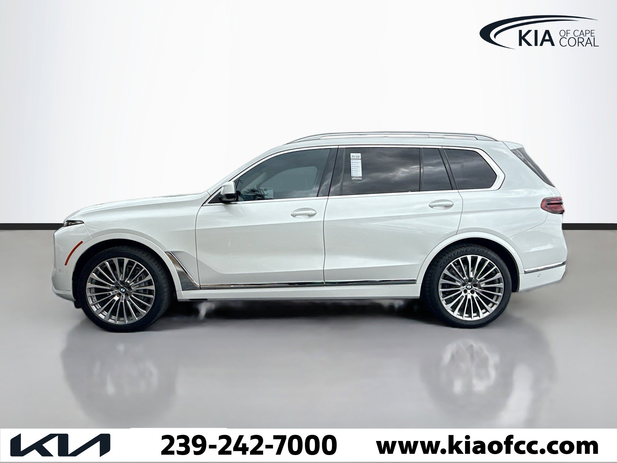 Used 2023 BMW X7 xDrive40i w/ Executive Package image 3