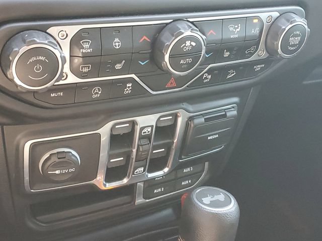 Used 2020 Jeep Wrangler Unlimited Sahara w/ Dual Top Group AWD/4WD image 29