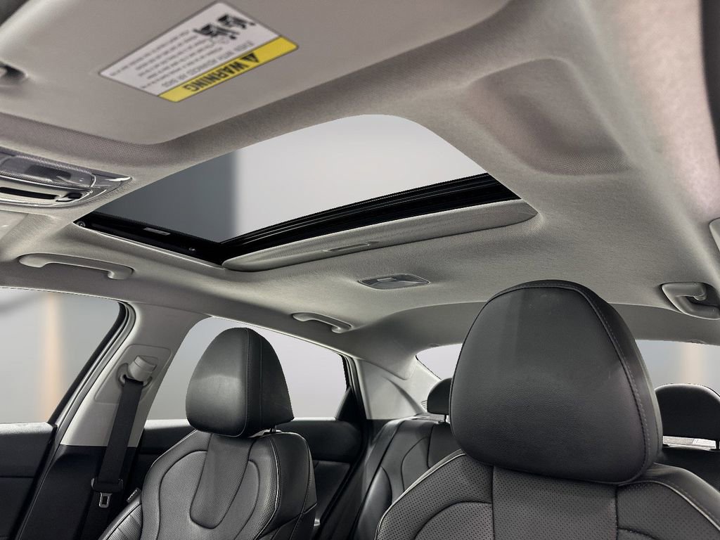 Certified 2023 Hyundai Elantra Limited FWD image 16