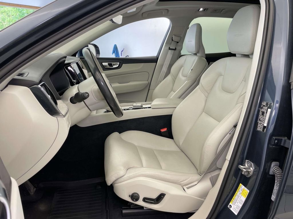 Used 2019 Volvo XC60 T5 Inscription w/ Protection Package AWD/4WD image 13