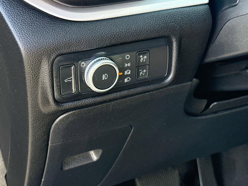 Certified 2022 Ford Explorer XLT w/ Equipment Group 202A image 29