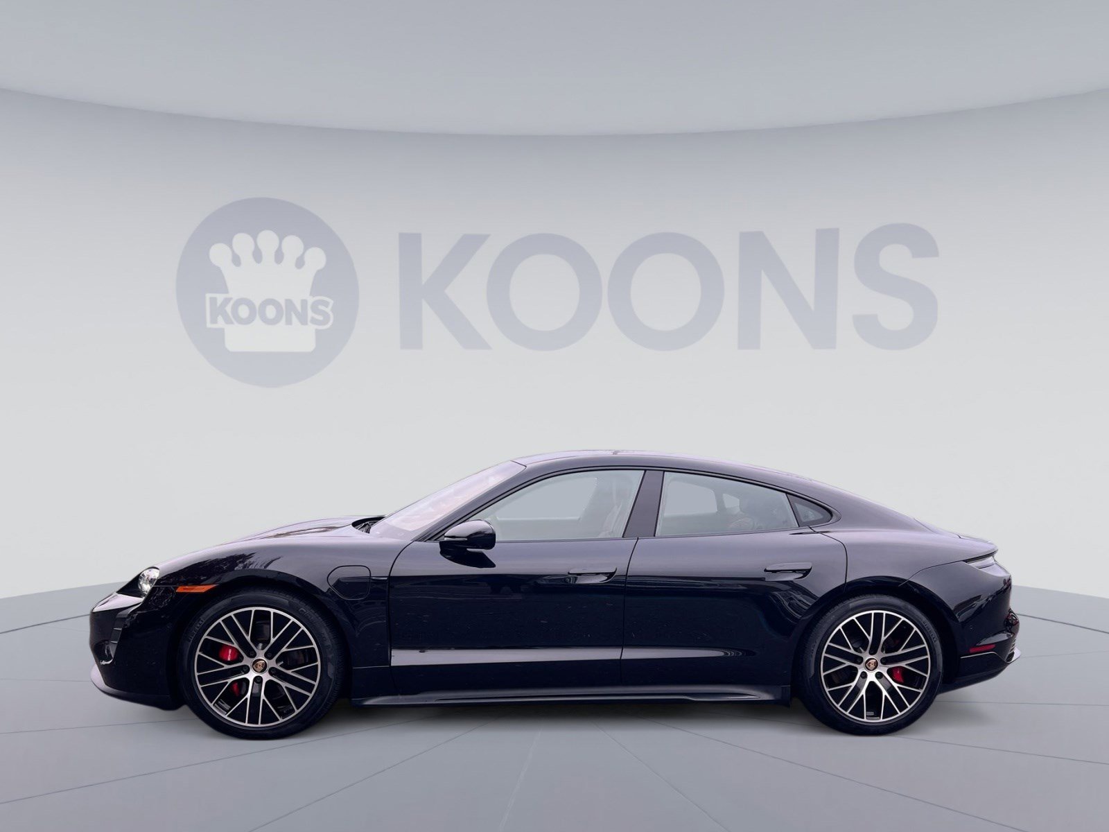 Used 2022 Porsche Taycan 4S image 2