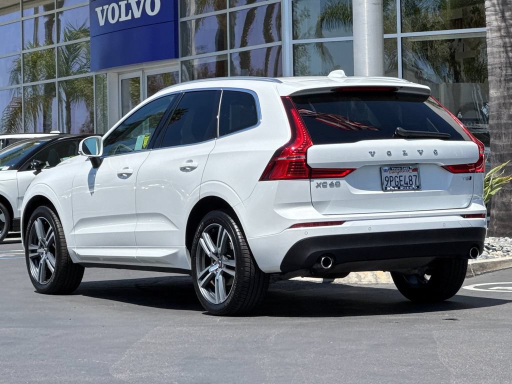 Used 2021 Volvo XC60 T5 Momentum w/ Premium Package AWD/4WD image 3