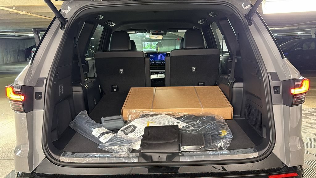 New 2026 Lexus TX 500h AWD image 8