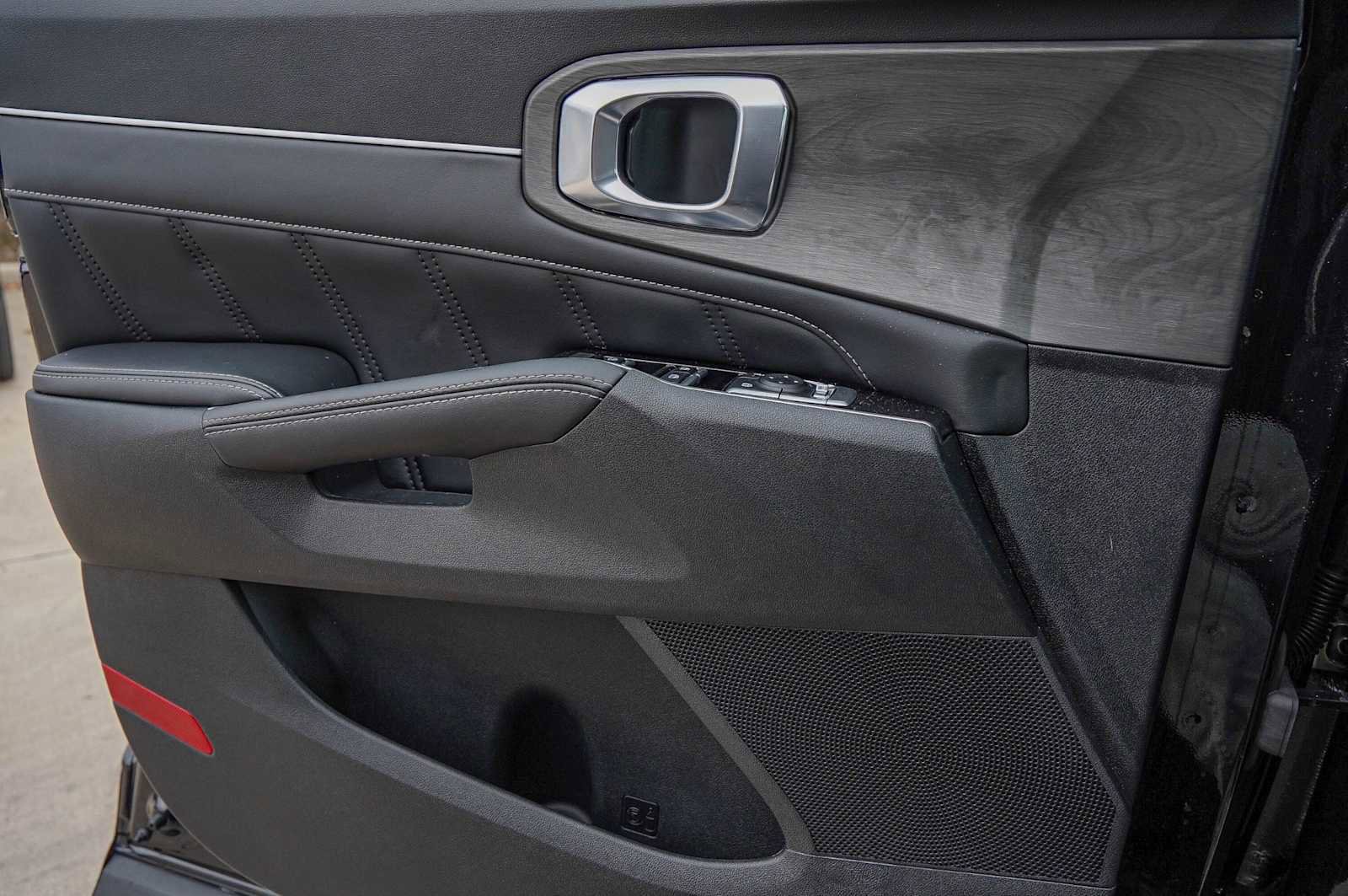 Certified 2025 Kia Sorento SX image 20