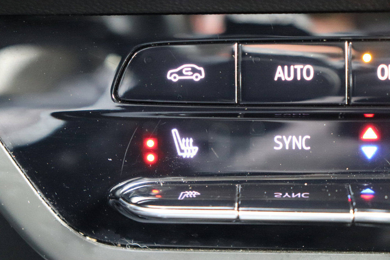 Used 2023 Buick Envision Preferred image 36