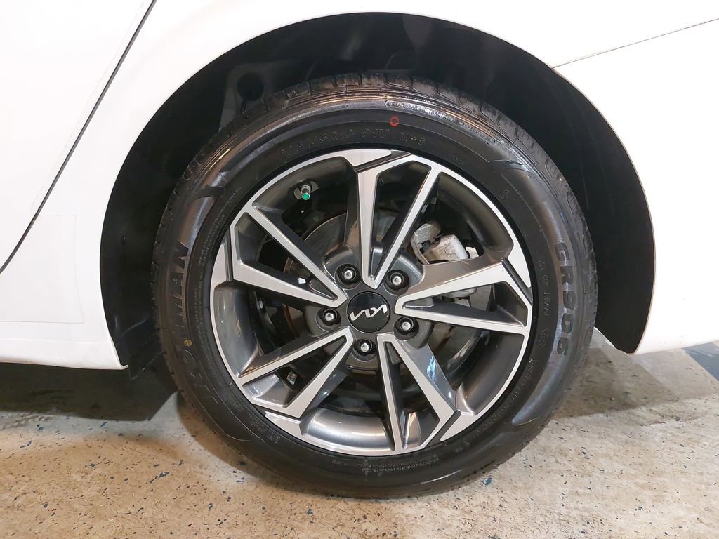 Used 2023 Kia Forte LXS image 35