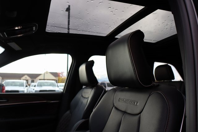 New 2025 Jeep Grand Cherokee Summit w/ Obsidian Package image 26